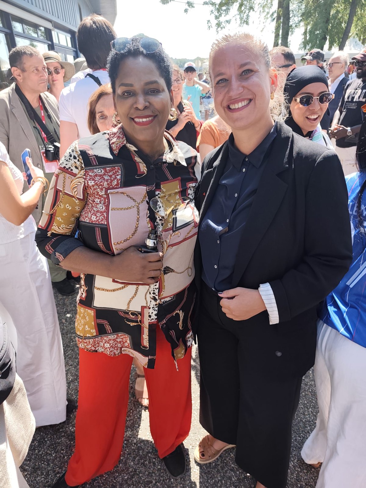 Sandra Boulogne et Mathilde Panot, présidente du groupe La France Insoumise à l'Assemblée nationale